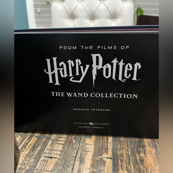 Harry Potter The Wand Collection Book - Picture 2 of 8